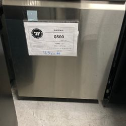 Built In Dishwasher 