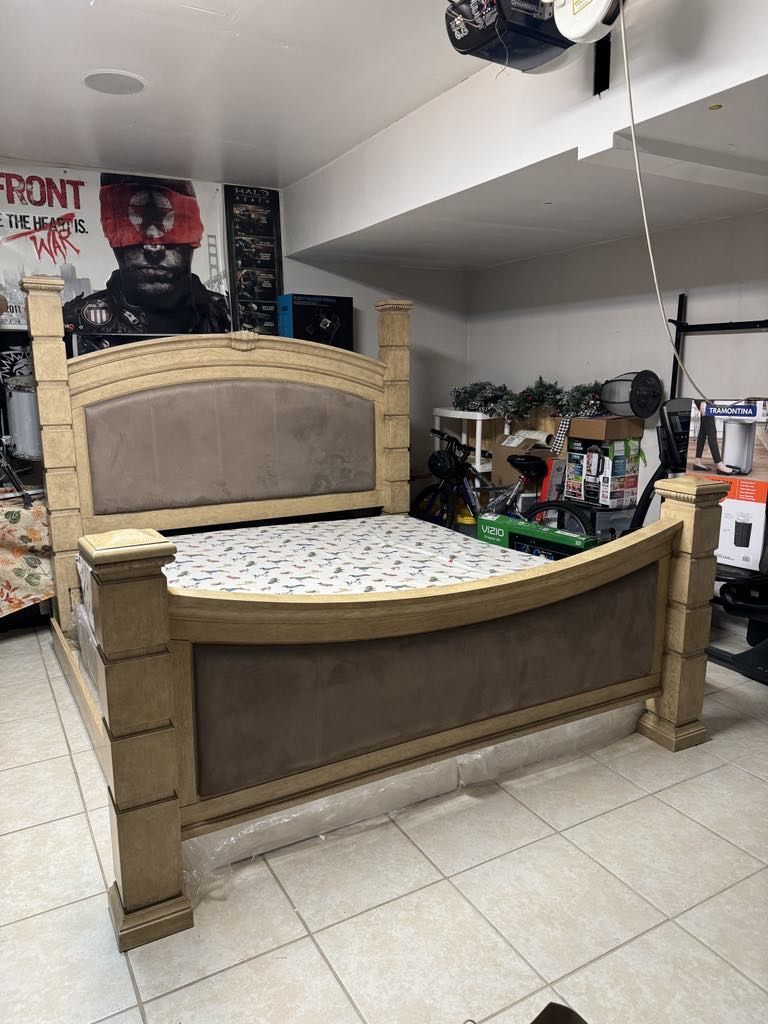 Premium King Sized Wooden Bed Frame & Tempur-Pedic Mattress for Back Pain