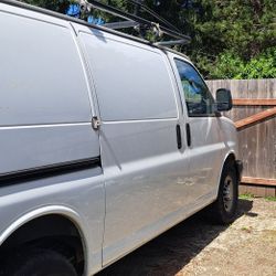 2017 Chevrolet Express 2500