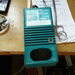 Makita Charger