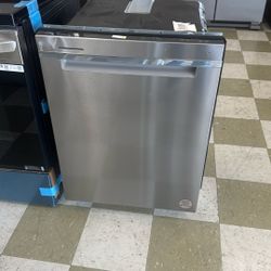 NEW DISHWASHER WHIRLPOOL FOR SALE