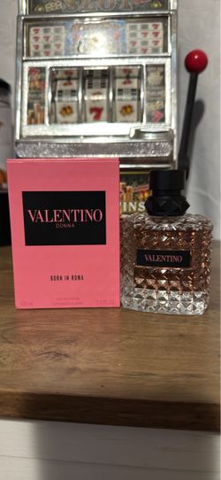 Valentino Donna Born In Roma