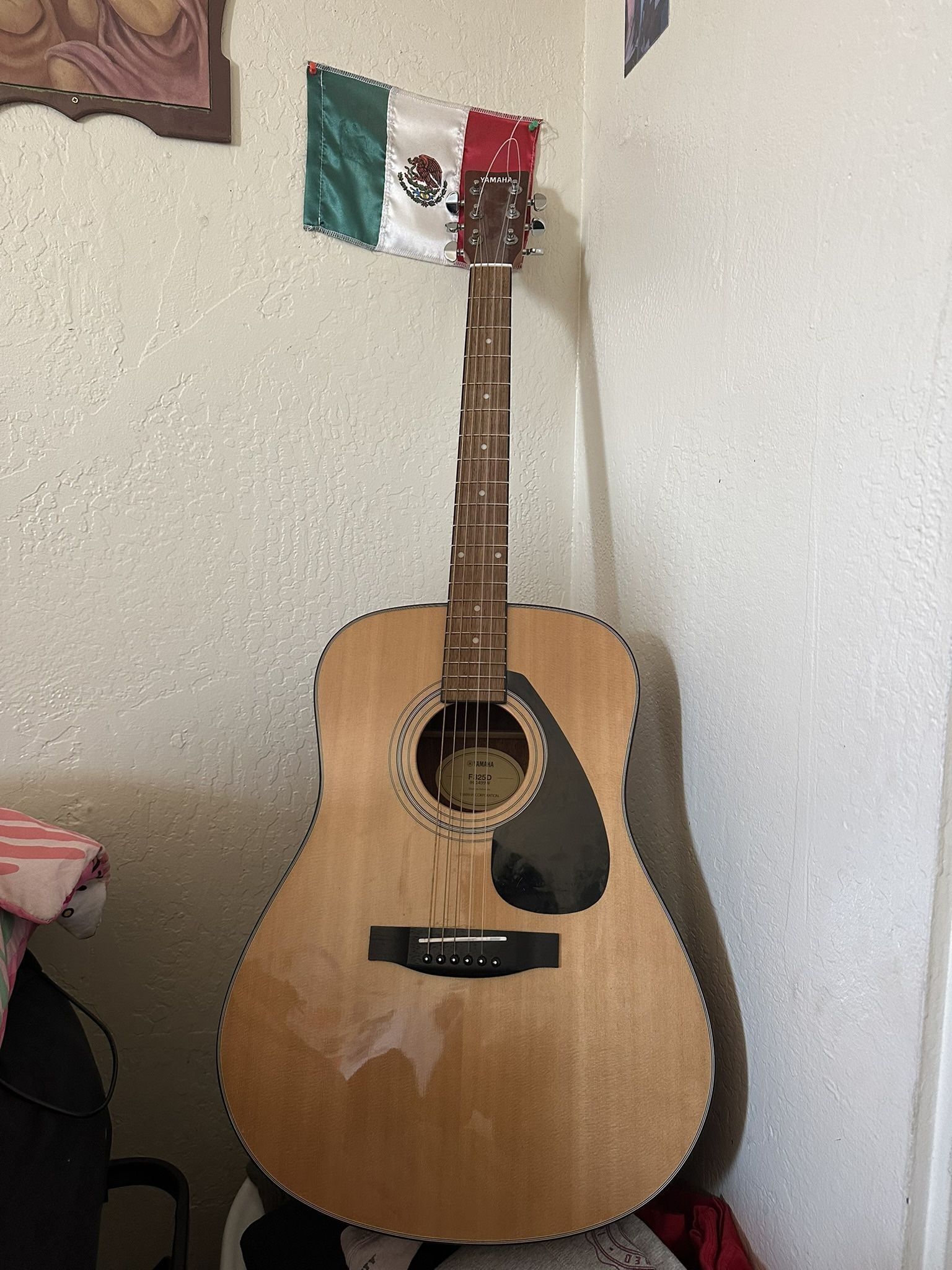 Yamaha 6 String Guitar