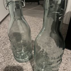2 Glass Bottles with Swing Top