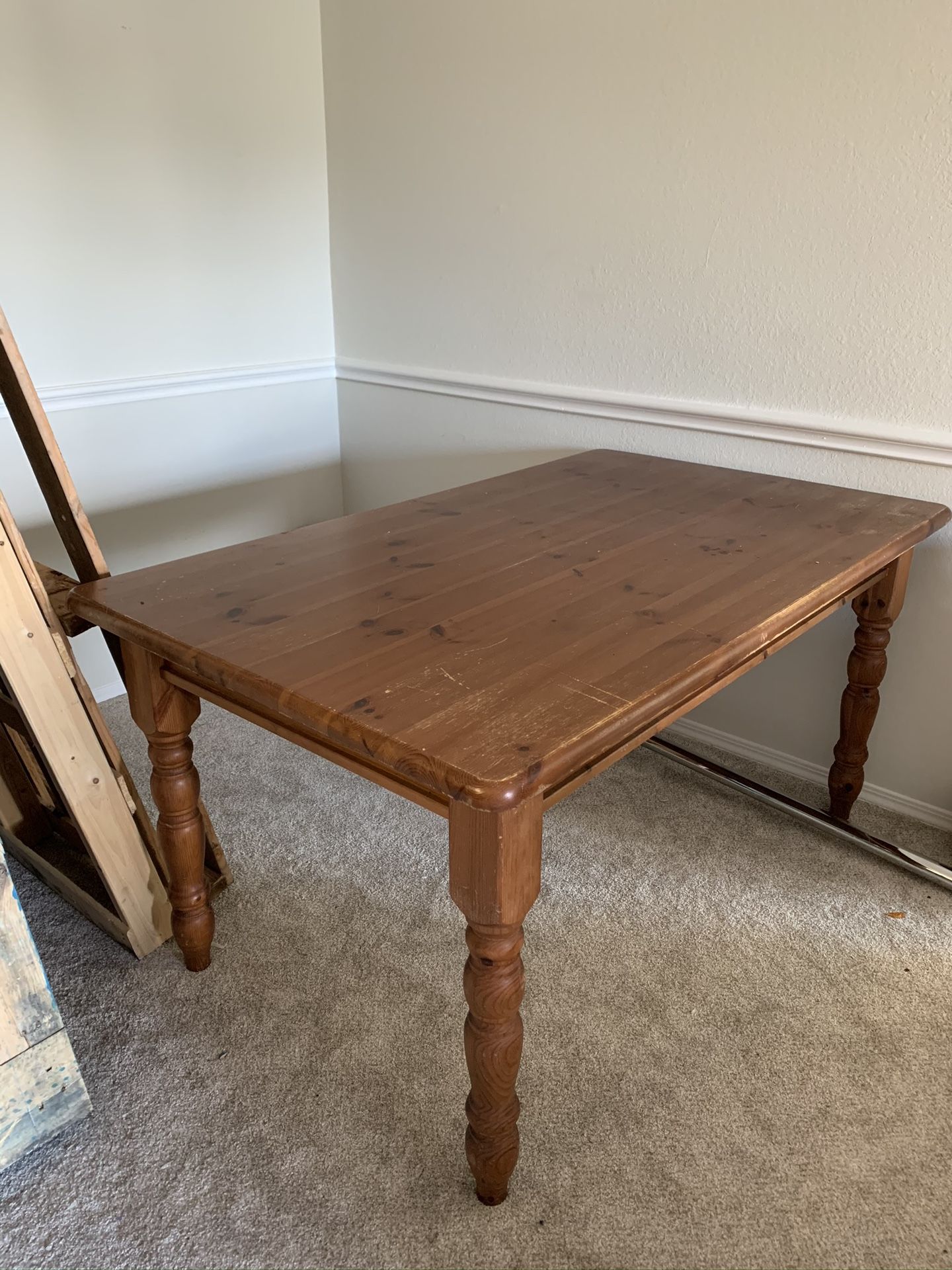 FREE Table - easy to disassemble/must pickup tomorrow 06/3