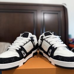 Lv Trainers Size 10