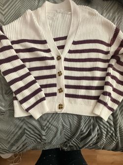 GAP sweater on sale!!! Size L