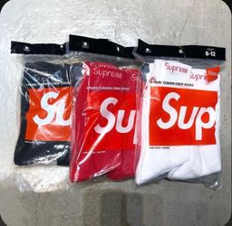 Supreme socks