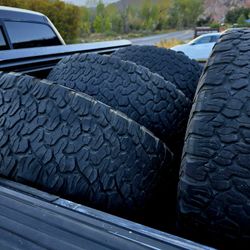 Four Lt 315/70r17 Bfg Ko2 Tires