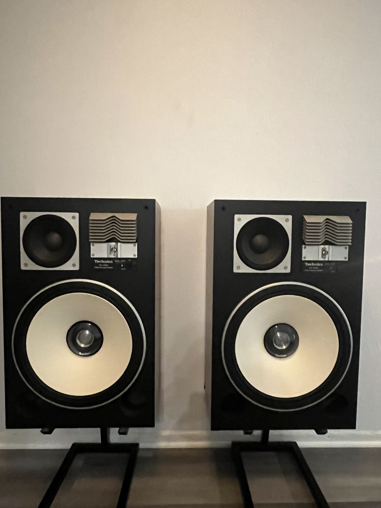 Pair Of Two Excellent Vintage Large Technics Speakers 250W Technics SB-G800 4 Way 4 Speaker System