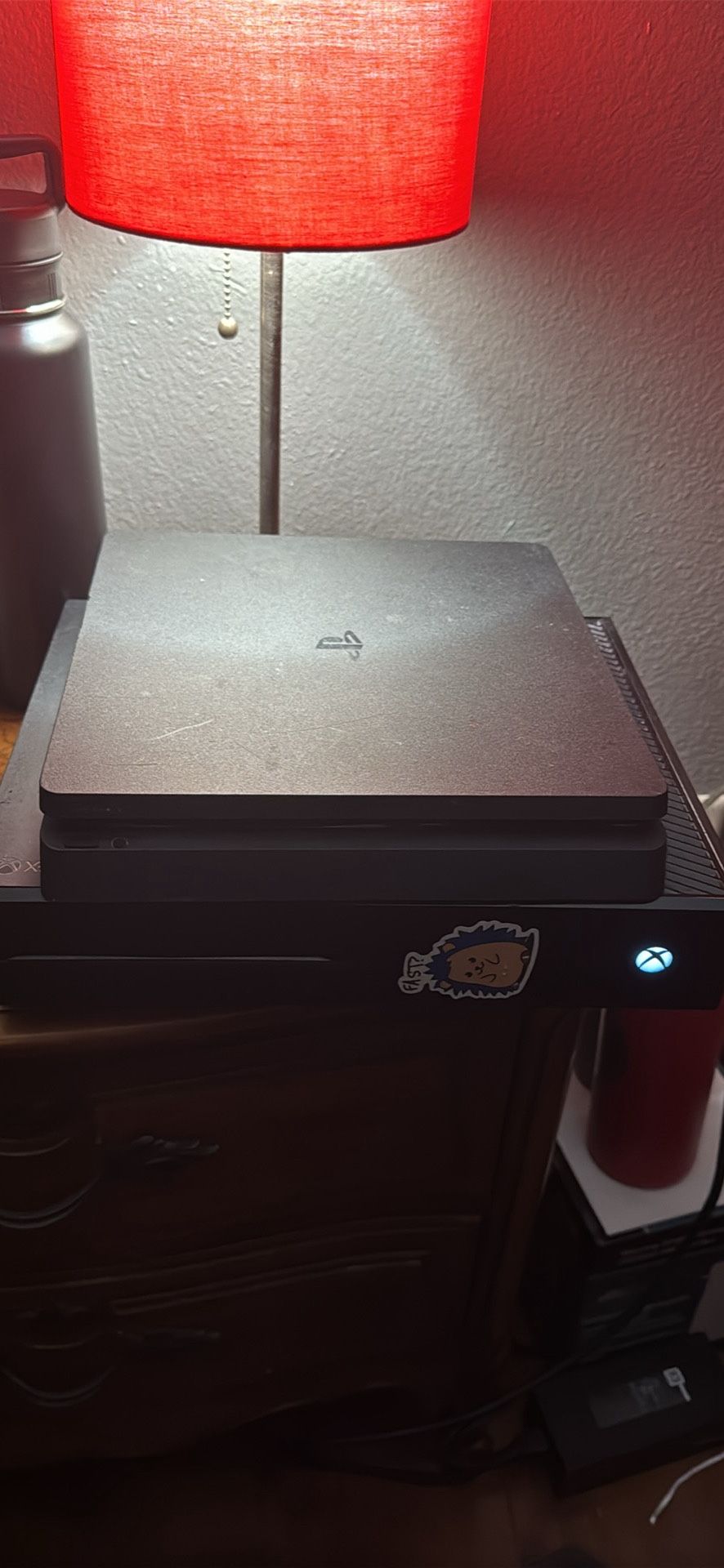 Xbox One And PS4 W/controllers 