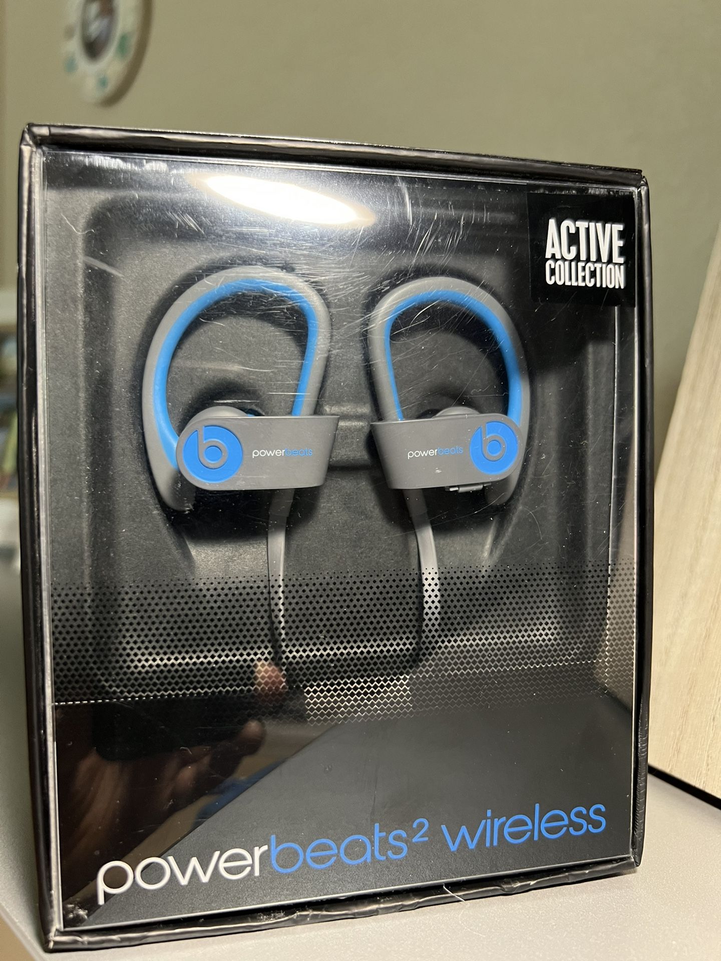 Power Beats 2 Wireless Earbuds!