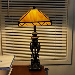 stained glass lamp (tiffany style, southwestern, mid western style) 