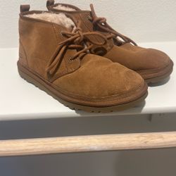 Men’s Uggs Size 10