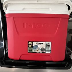 Red Igloo Cooler 28 quarts qts 26 liters