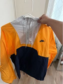 Nike windbreaker never used