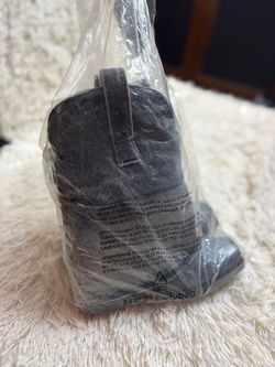 Brand new Steve Madden women’s boots size Brand new Steve Madden women’s size 6.5
