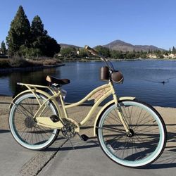 New Beautiful 🌸 Beach Cruiser Ladies Women’s Girls Bike College Bicycle 26” Tires Standard Size Comfortable