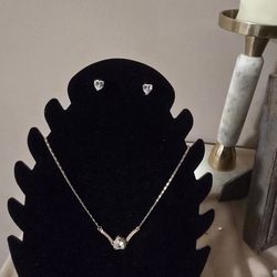 Set cadena con dije y aretes de oro laminado de excelente calidad