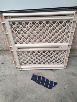 Plastic Baby or Pet Safety Gate