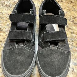 Black Straps Vans Size 4 (big Kid) 