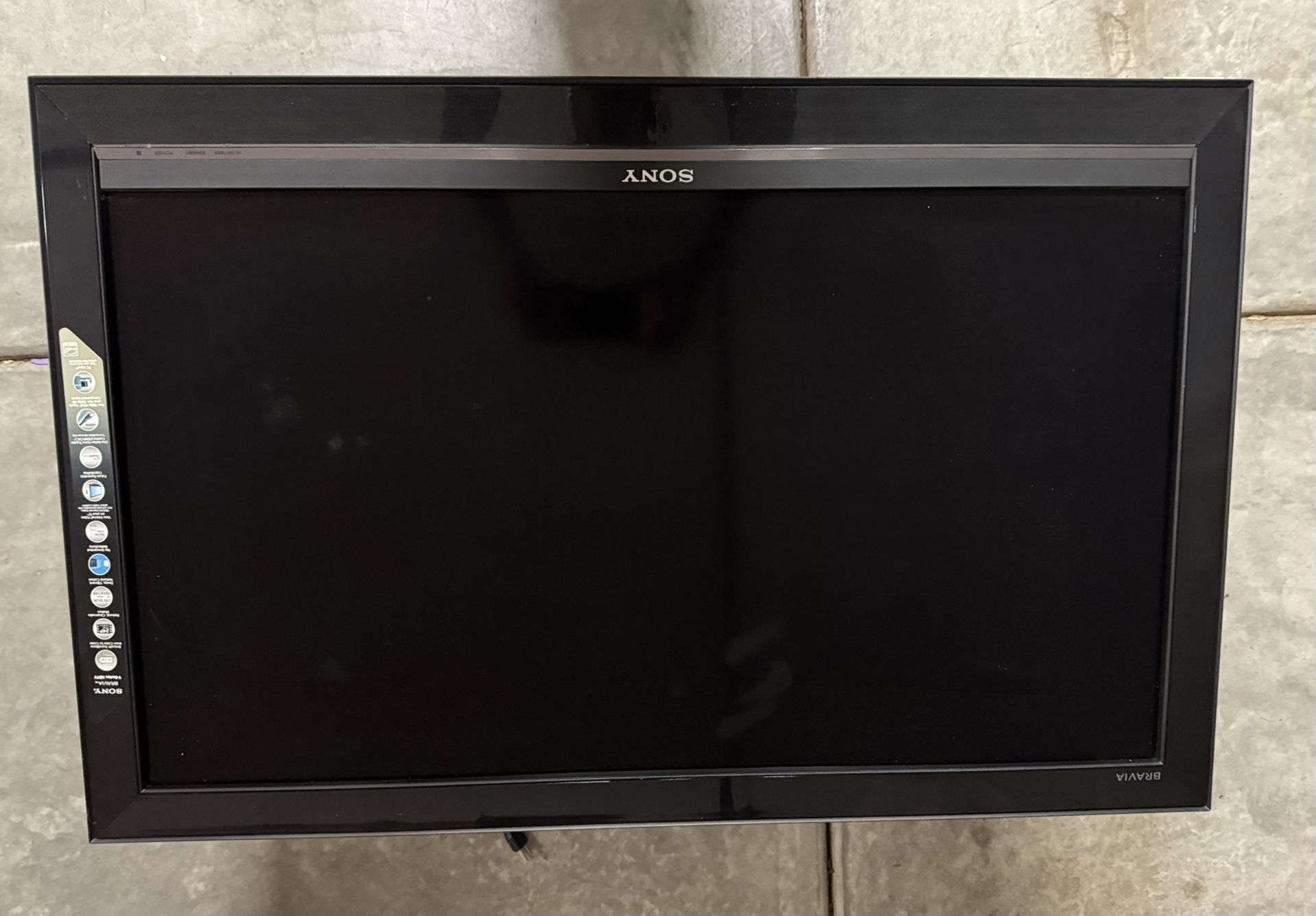 42” Sony brivia tv with Wall Mount Brackets