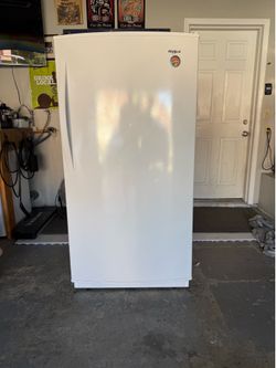 15.7 cubic ft Upright Freezer