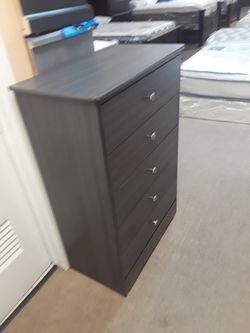 Grey compressed wood 5 drawer dresser