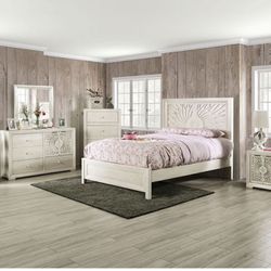 Brand New Ivory Contemporary Style Queen Size 6pc Bedroom Set 