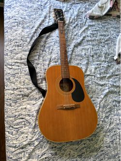 Hondo Guitar
