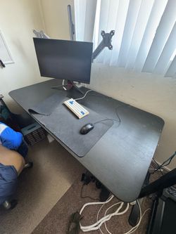 Black Desk for sale - 63x31.5x28