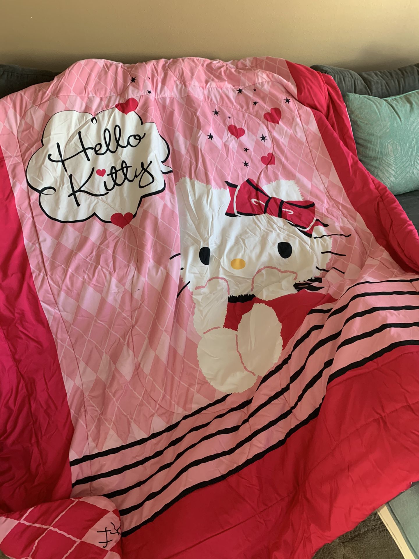 Hello Kitty Comforter set