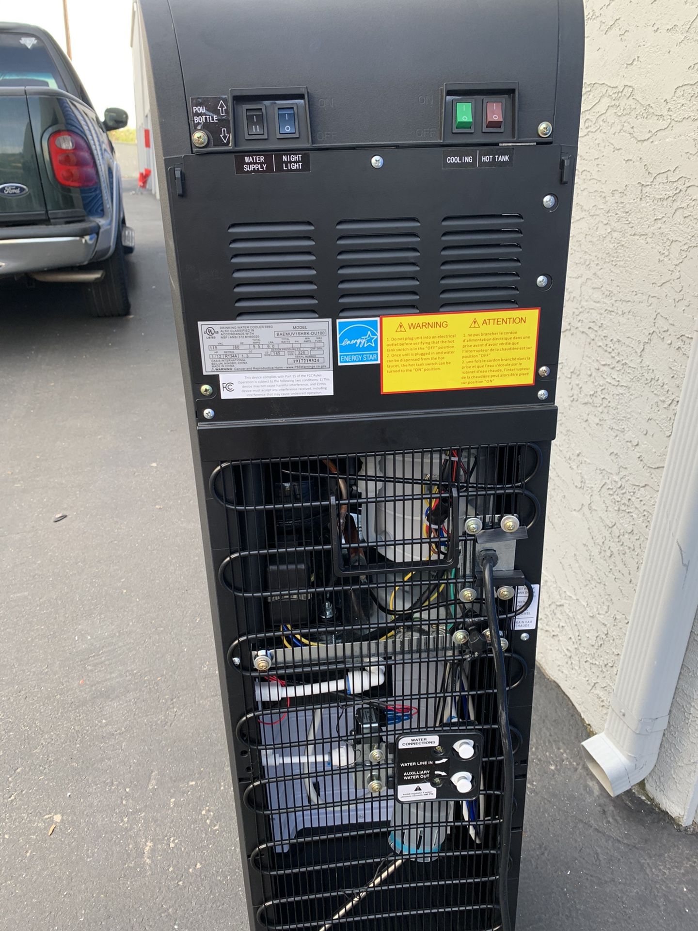 Culligan(D100) Bottom Load Hot /Cold water Dispenser for Sale in El