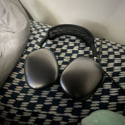 Black AirPod Max