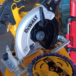 DEWALT 20V XR BRUSHLES CIRCULAR SAW 6 1/2 IN 