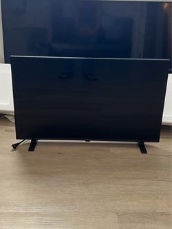 LG 32” Full HD  Smart TV