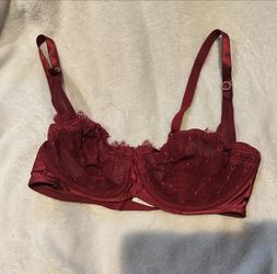 Red Victoria Secret bralette