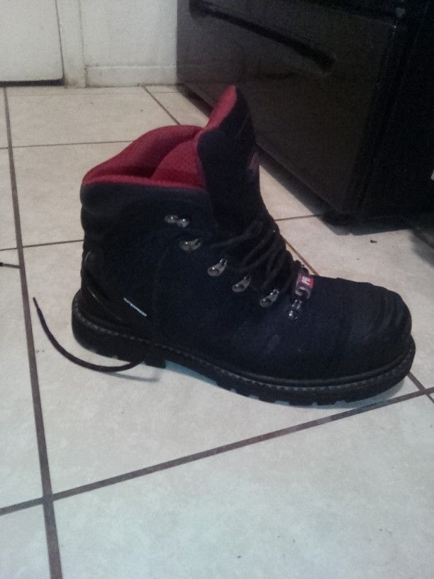 Avenger Work Boots 6 Hammer Carbon Nanofiber