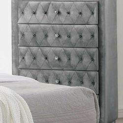 Silver chest new in box diamond studs