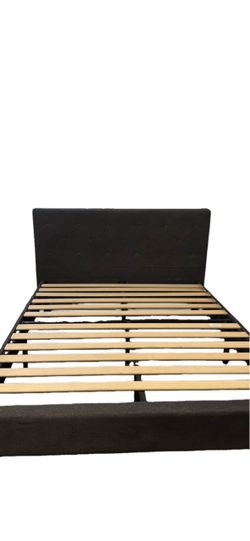 Queen size bed frame,like new,can del