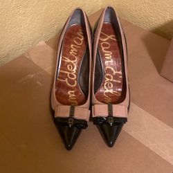 Sam Edelman Beige And Patent Black Bow Pump With Metal Spikes  Size 8 1/2 