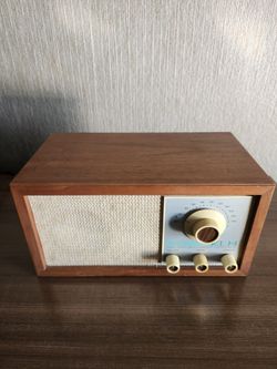 Mid Century Radio KLH MODEL TWENTY-ONE