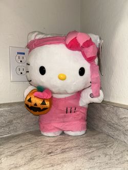 Hello Kitty Mummy Greeter