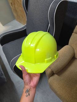 Lime hard hat