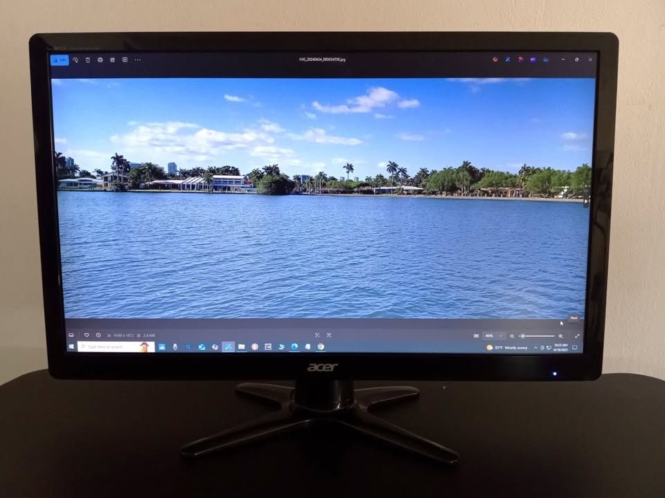 Acer G236HL 23-inch screen with 1920 x 1080 (Full HD) resolution