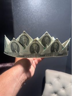 Graduation dollar crown