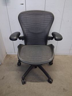 Herman Miller Aeron size B fully ergonomic Office Chair