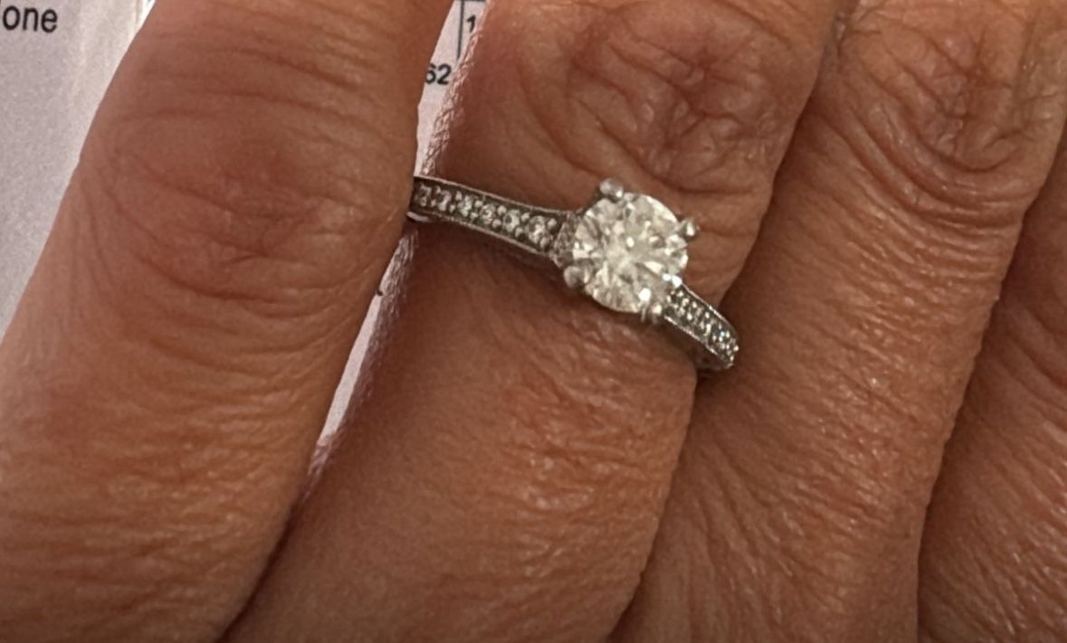 Certified Tacori diamond ring With box