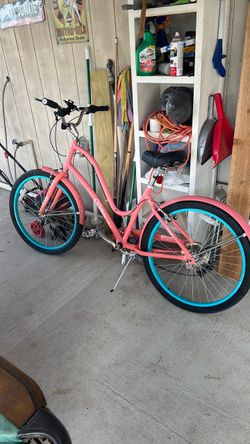 Pink commute hyper bike