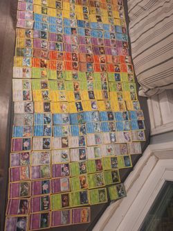 200 Pokémon Cards 